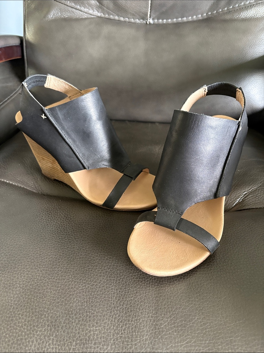 Koolaburra Black and Tan Open-Toe Wedge Sandals